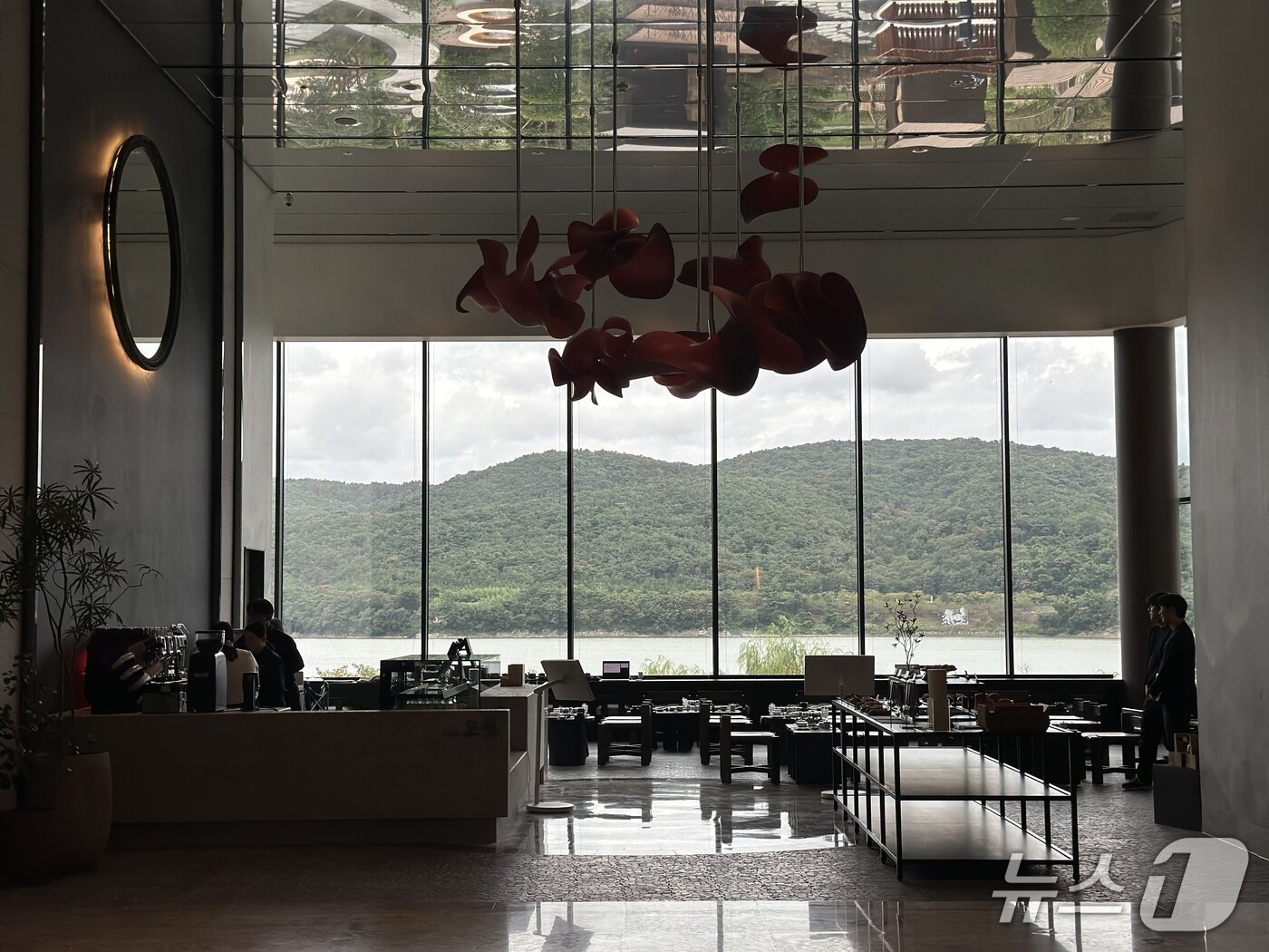 본문 이미지 - 카페 오롯. 2025.9.18/뉴스1 ⓒ News1 윤슬빈 기자