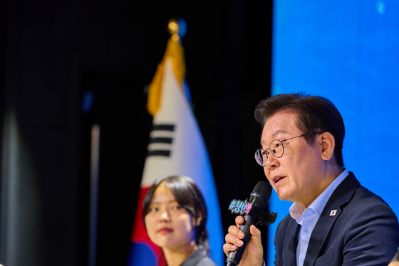 '李지시' 성인식 격차 정책 발굴 본격화…청년 150명 모여 회의