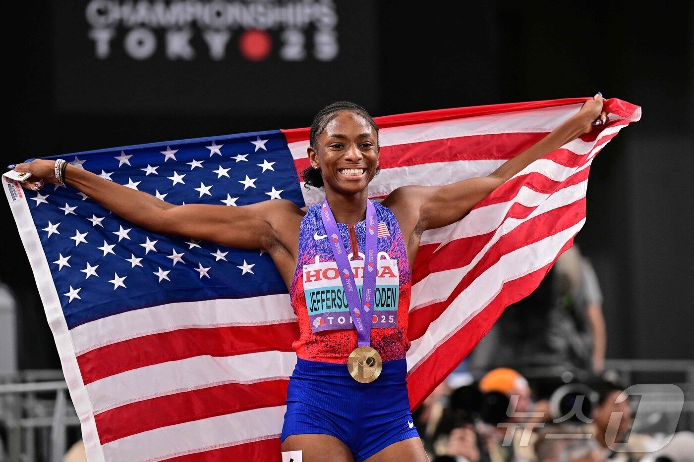 본문 이미지 - 멀리사 제퍼슨 우든이 세계육상선수권대회 여자 100m와 200m를 석권했다. ⓒ AFP=뉴스1