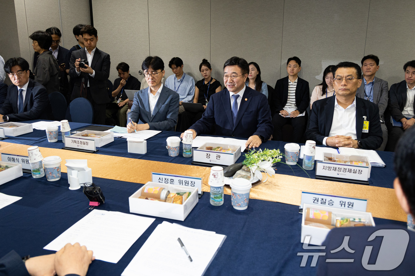 (서울=뉴스1) 유승관 기자 = 윤호중 행정안전부 장관이 2일 서울 여의도 국회에서 열린 행안위 당정협의에서 모두 발언을 하고 있다. 2025.9.2/뉴스1