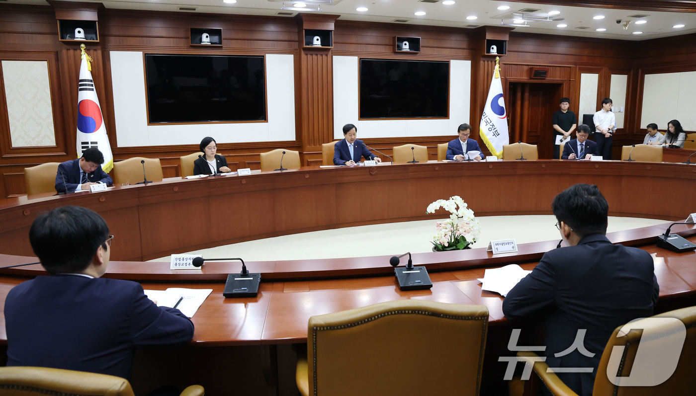 (서울=뉴스1) 임세영 기자 = 구윤철 경제부총리 겸 기획재정부 장관이 2일 서울 종로구 정부서울청사에서 열린 대외경제장관회의에서 모두발언을 하고 있다.  2025.9.2/뉴스1