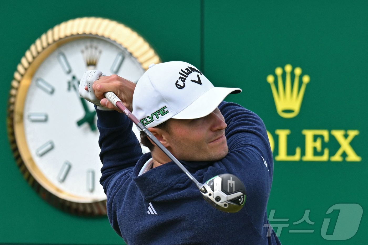 본문 이미지 - 쌍둥이 동생의 빈 자리를 매우는 라스무스 호이고르&#40;덴마크&#41;. ⓒ AFP=뉴스1