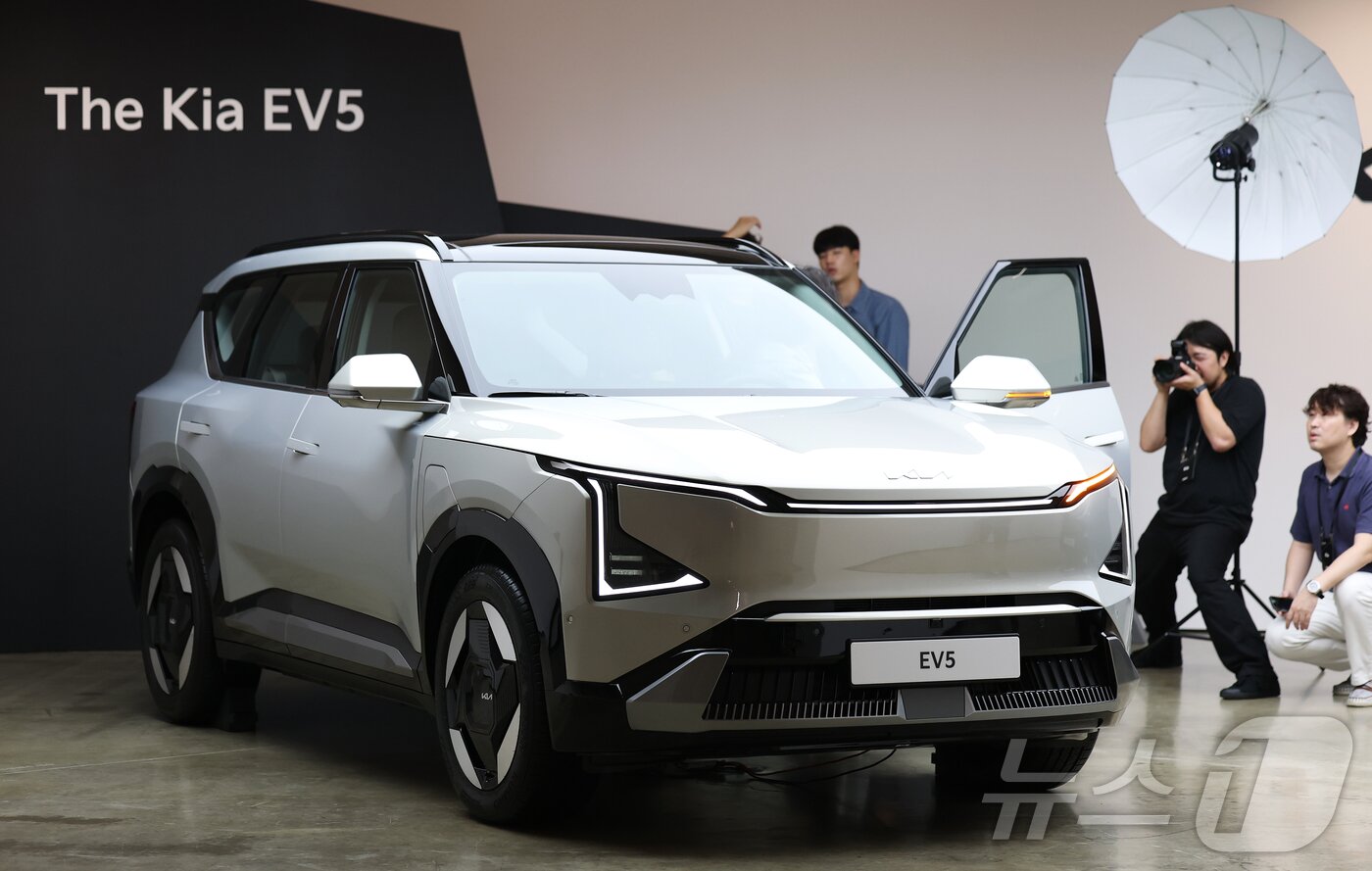본문 이미지 - 기아의 준중형 전기 SUV EV5.ⓒ News1 오대일 기자
