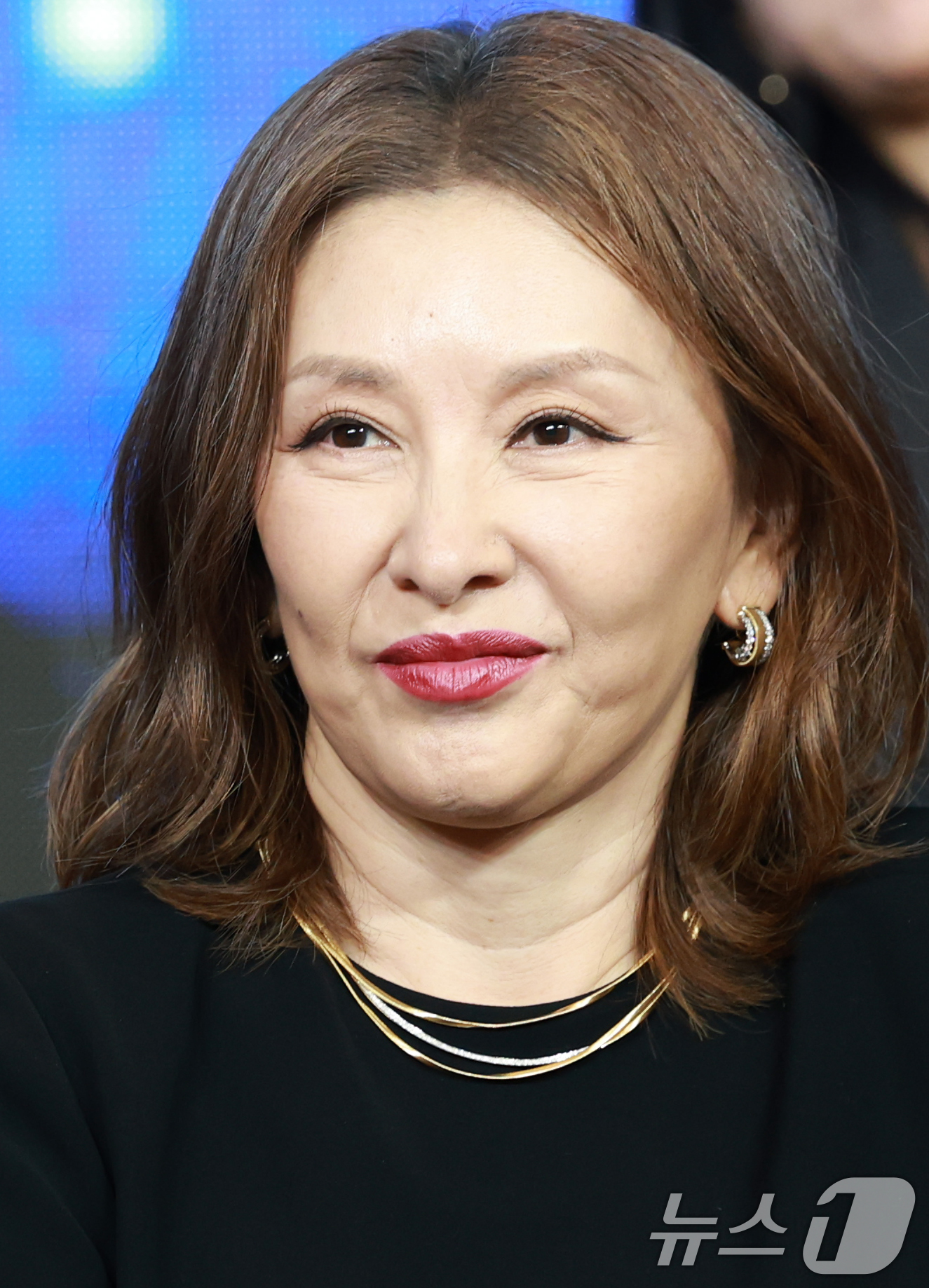 (서울=뉴스1) 권현진 기자 = 배우 이미숙이 2일 오전 서울 종로구 포시즌스 호텔에서 열린 디즈니 플러스 오리지널 시리즈 '북극성' 제작발표회에 참석해 미소를 짓고 있다.'북극성 …