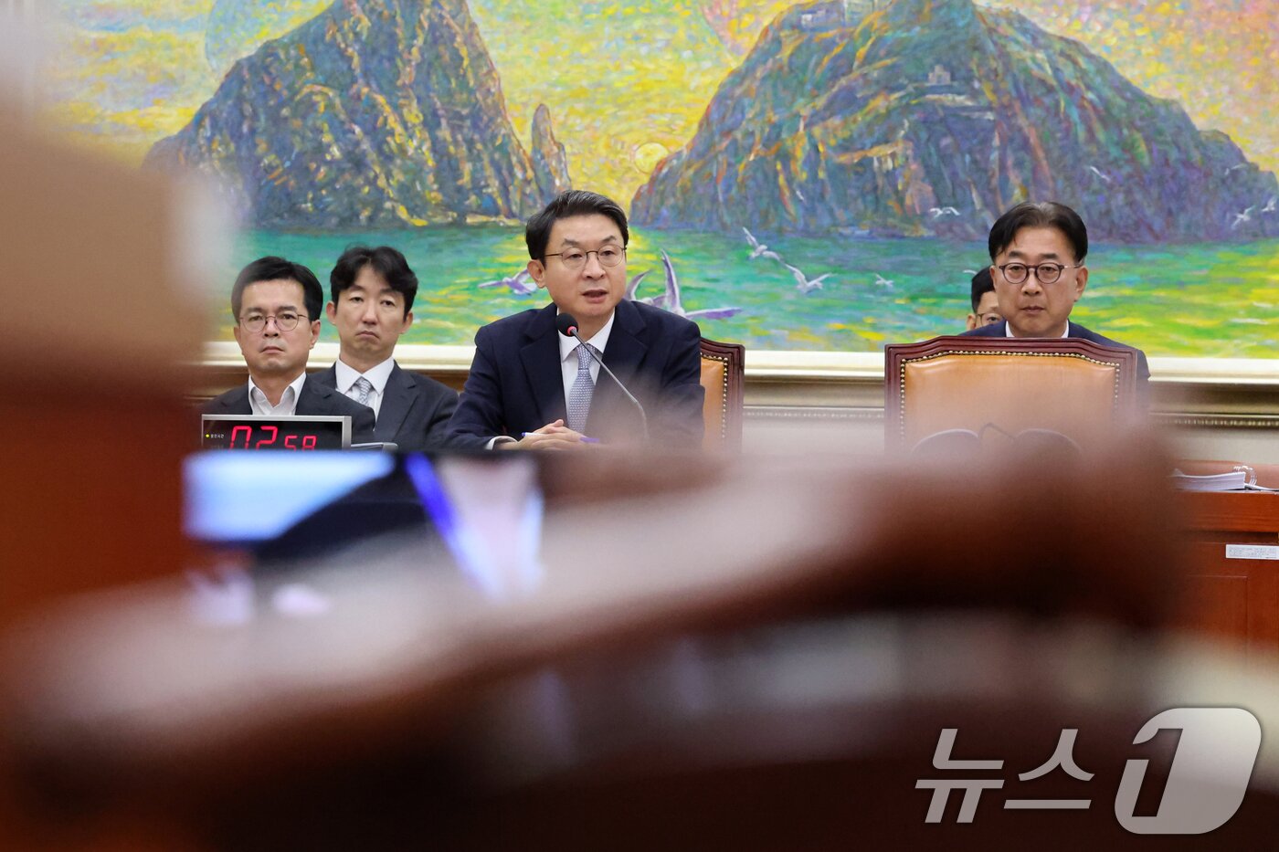 본문 이미지 - 이억원 금융위원장 후보자 2일 서울 여의도 국회에서 열린 국회 정무위원회에서 열린 인사청문회에 출석해 의원 질의에 답변하고 있다. 2025.9.2/뉴스1 ⓒ News1 이승배 기자