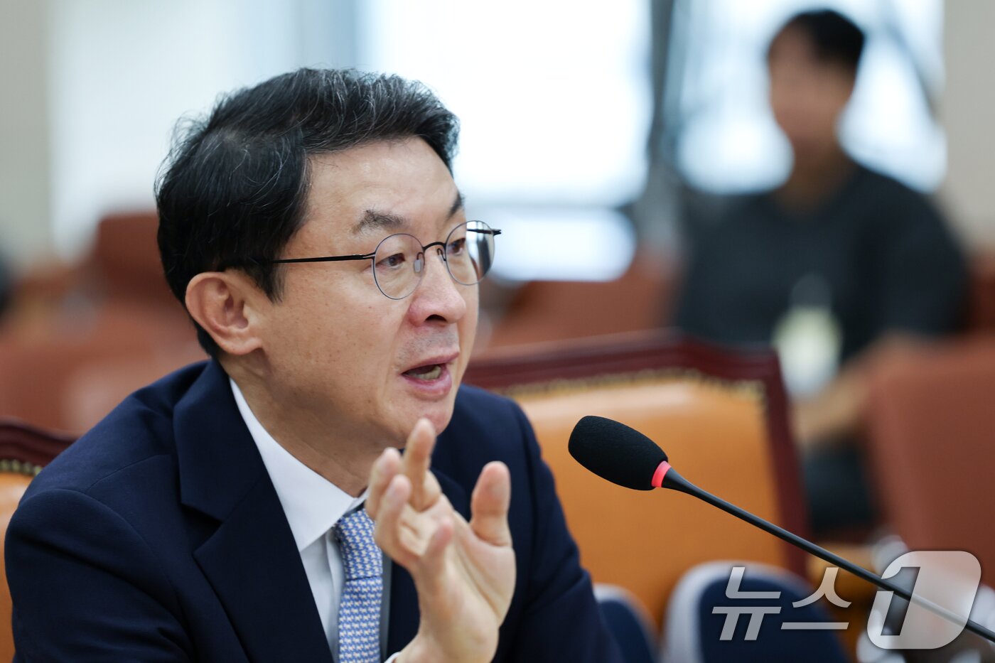 본문 이미지 - 이억원 금융위원장 후보자 2일 서울 여의도 국회에서 열린 국회 정무위원회에서 열린 인사청문회에 출석해 의원 질의에 답변하고 있다. 2025.9.2/뉴스1 ⓒ News1 이승배 기자