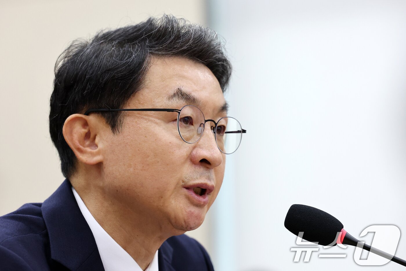 본문 이미지 - 이억원 금융위원장 후보자 2일 서울 여의도 국회에서 열린 국회 정무위원회에서 열린 인사청문회에 출석해 의원 질의에 답변하고 있다. 2025.9.2/뉴스1 ⓒ News1 이승배 기자