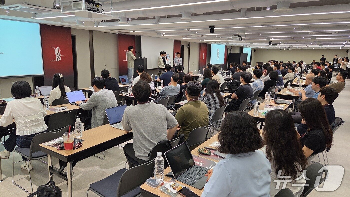 본문 이미지 - 넬동물의료재단은 8월 31일 코엑스마곡에서 &#39;2025 VCRS 동물 심장·신장의학 최신 치료기술 세미나&#39;를 개최했다. ⓒ 뉴스1