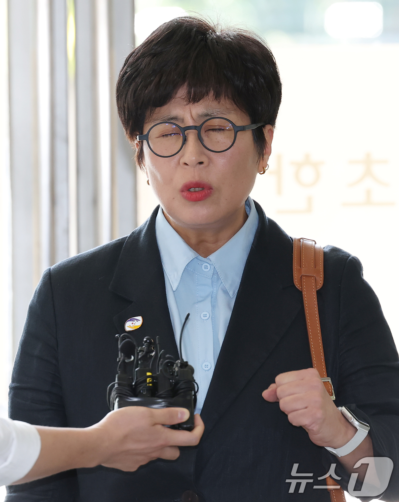 (서울=뉴스1) 오대일 기자 = 박진 전 국가인권위원회 사무총장이 2일 오후 서울 서초구 '순직 해병 특검'(이명현 특별검사) 사무실에서 참고인 조사를 받기 위해 출석하며 취재진의 …