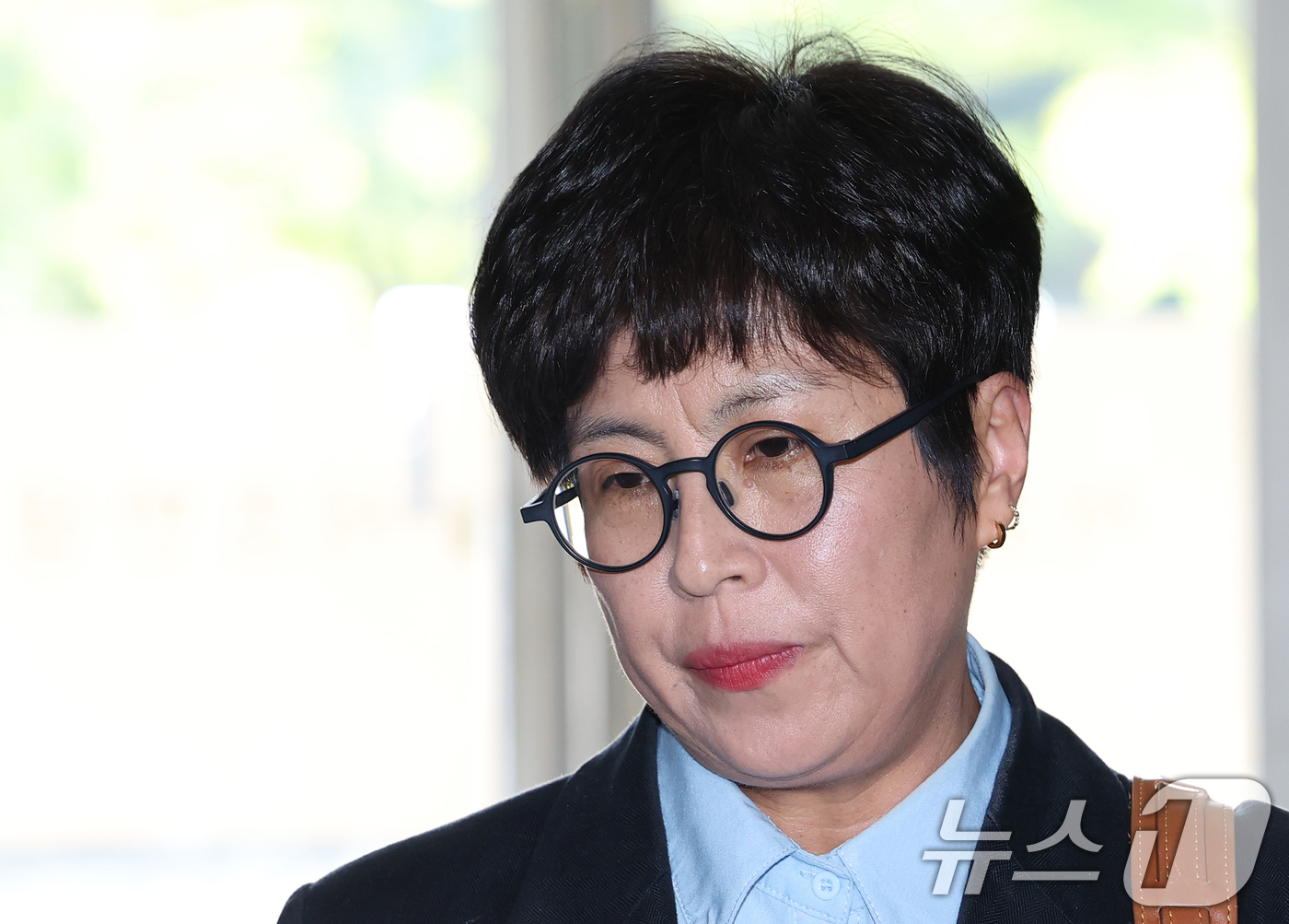 (서울=뉴스1) 오대일 기자 = 박진 전 국가인권위원회 사무총장이 2일 오후 서울 서초구 '순직 해병 특검'(이명현 특별검사) 사무실에서 참고인 조사를 받기 위해 출석하고 있다. …