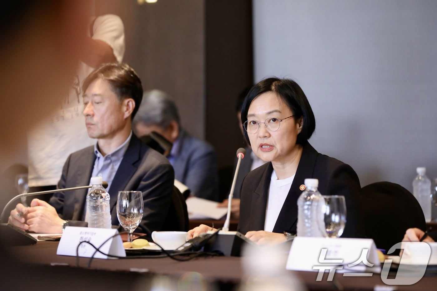 (서울=뉴스1) = 한성숙 중소벤처기업부 장관이 2일 서울 중구 더플라자호텔에서 열린 '중소기업 기술탈취 근절을 위한 두 번째 간담회'에서 인사말을 하고 있다. (중소벤처기업부 제 …