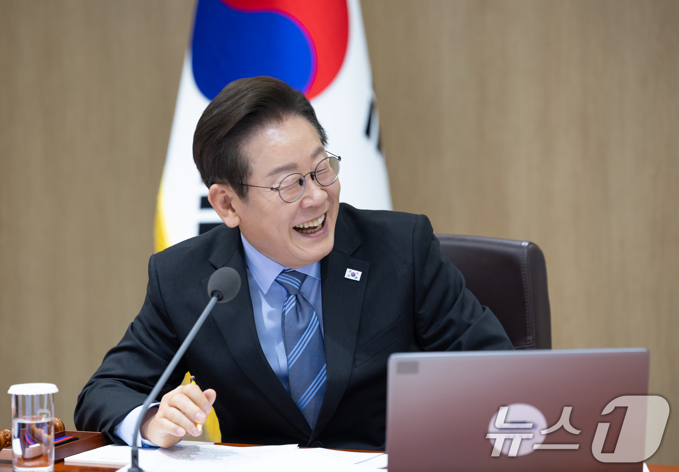 (서울=뉴스1) 허경 기자 = 이재명 대통령이 2일 서울 용산 대통령실 청사에서 열린 제40회 국무회의를 주재하고 있다. (대통령실 제공. 재판매 및 DB 금지) 2025.9.2/ …