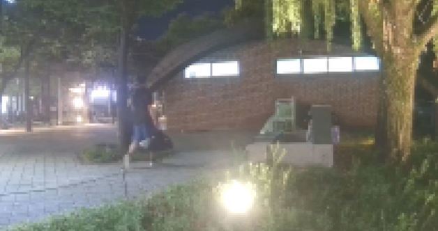 대구 수성못서 검은색 가방에 K-2소총 든 30대 육군 교관