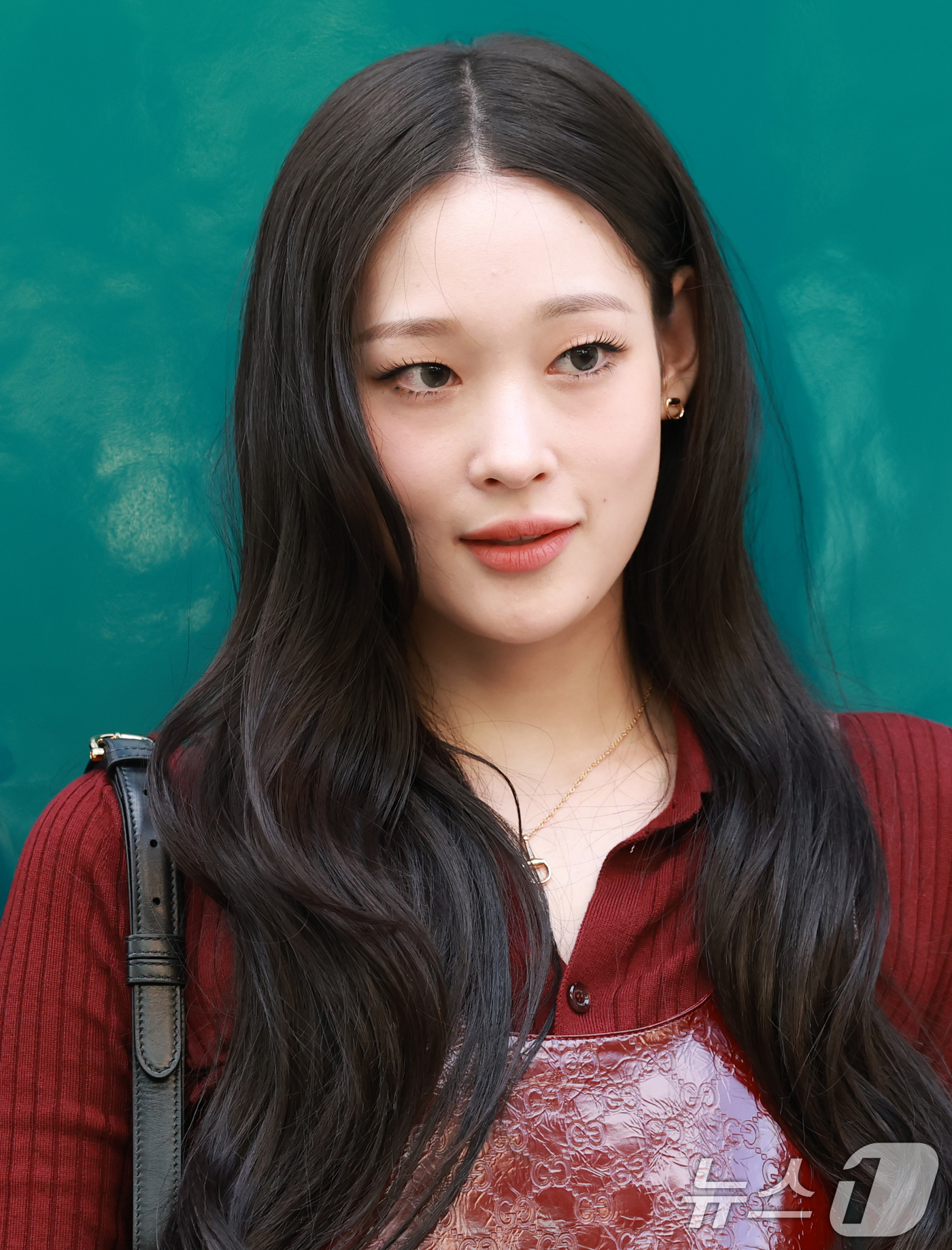 (서울=뉴스1) 권현진 기자 = 올데이프로젝트 애니가 2일 오후 서울 강남구 구찌 청담 플래그십에서에서 열린 구찌(GUCCI)의 오스테리아 서울 이전·리뉴얼 오픈 기념 행사에 참석 …