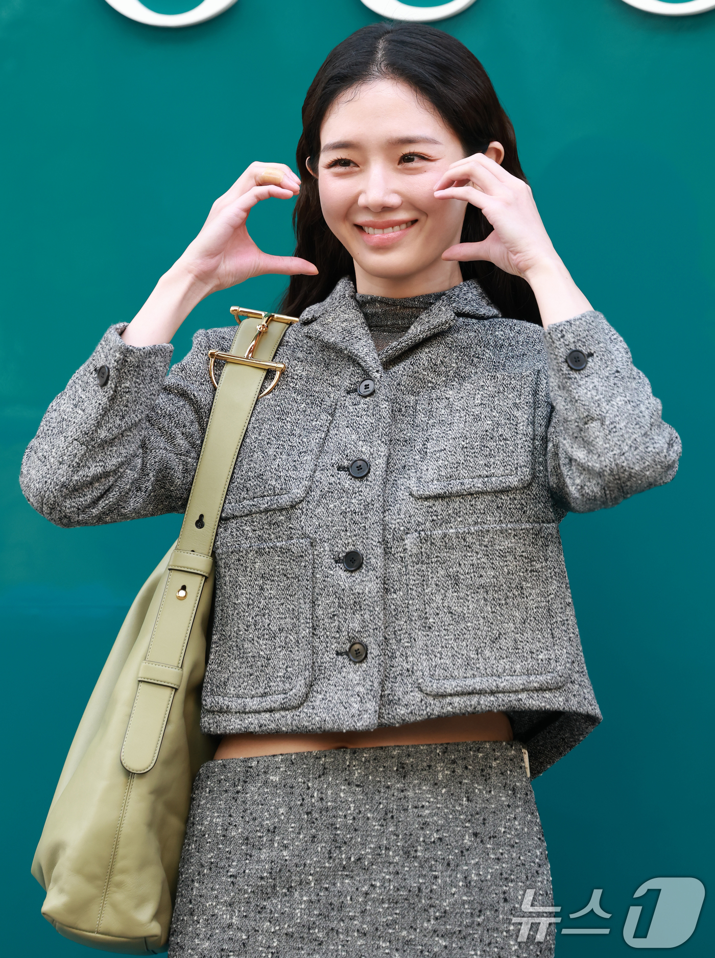 (서울=뉴스1) 권현진 기자 = 배우 박규영이 2일 오후 서울 강남구 구찌 청담 플래그십에서에서 열린 구찌(GUCCI)의 오스테리아 서울 이전·리뉴얼 오픈 기념 행사에 참석해 포즈 …