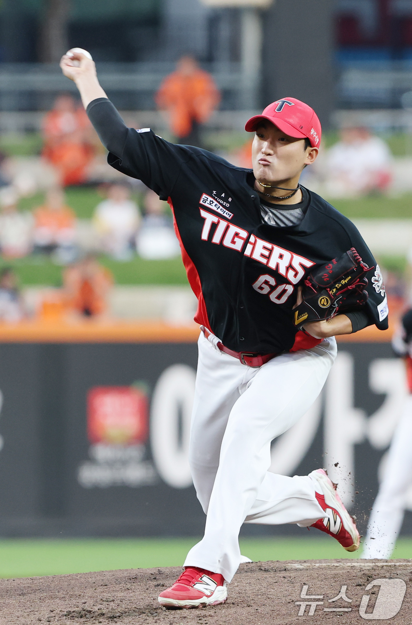 (대전=뉴스1) 김기태 기자 = 2일 대전 한화생명 볼파크에서 열린 프로야구 '2025 신한 SOL뱅크 KBO 리그' 기아 타이거즈와 한화 이글스 경기에서 기아 선발 김도현이 역투 …