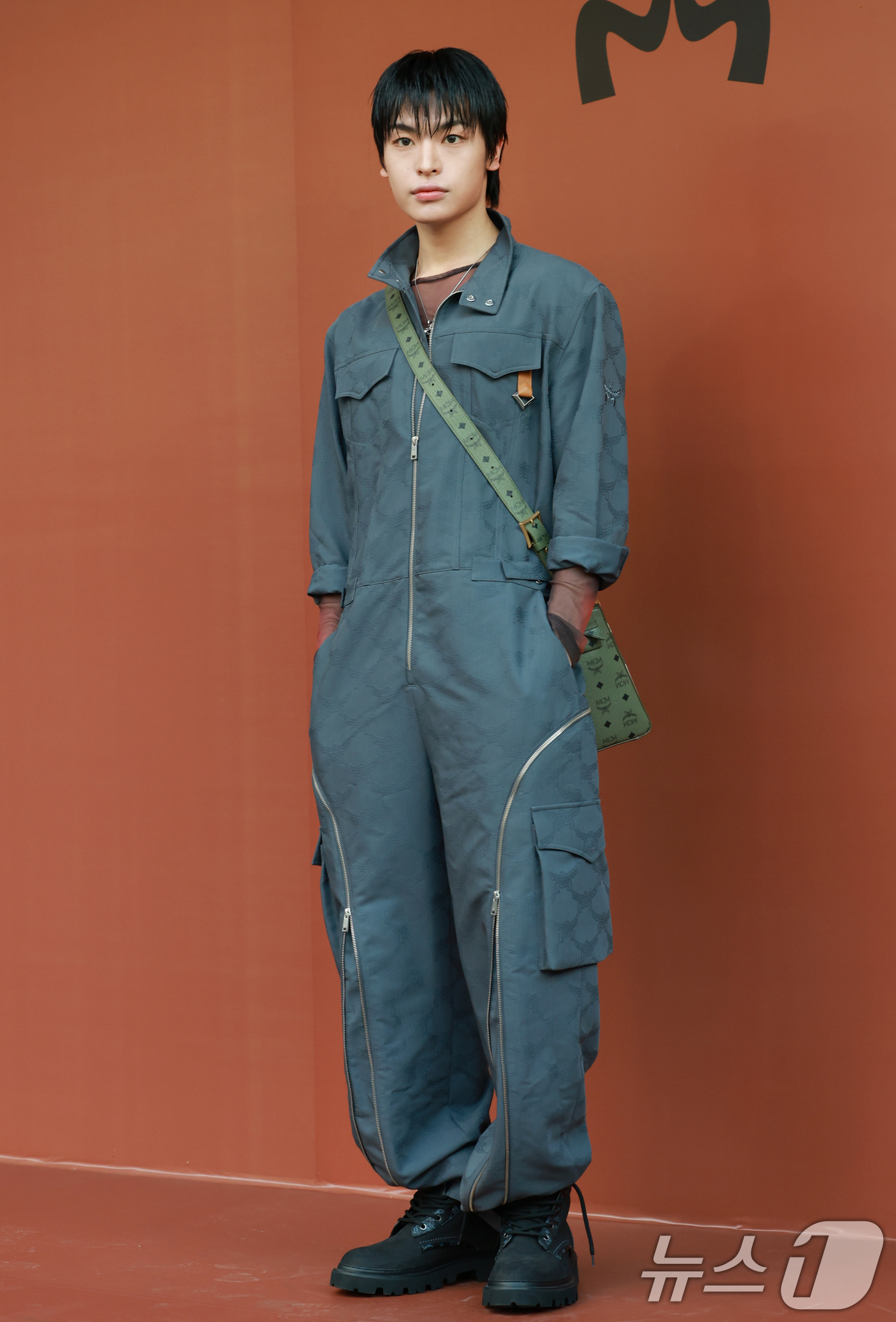 (서울=뉴스1) 권현진 기자 = 싸이커스 예찬이 2일 오후 서울 강남구 청담동 MCM HAUS에서 진행된 'BE@RBRICK in MCM Wonderland’ 전시회에 참석해 포즈 …