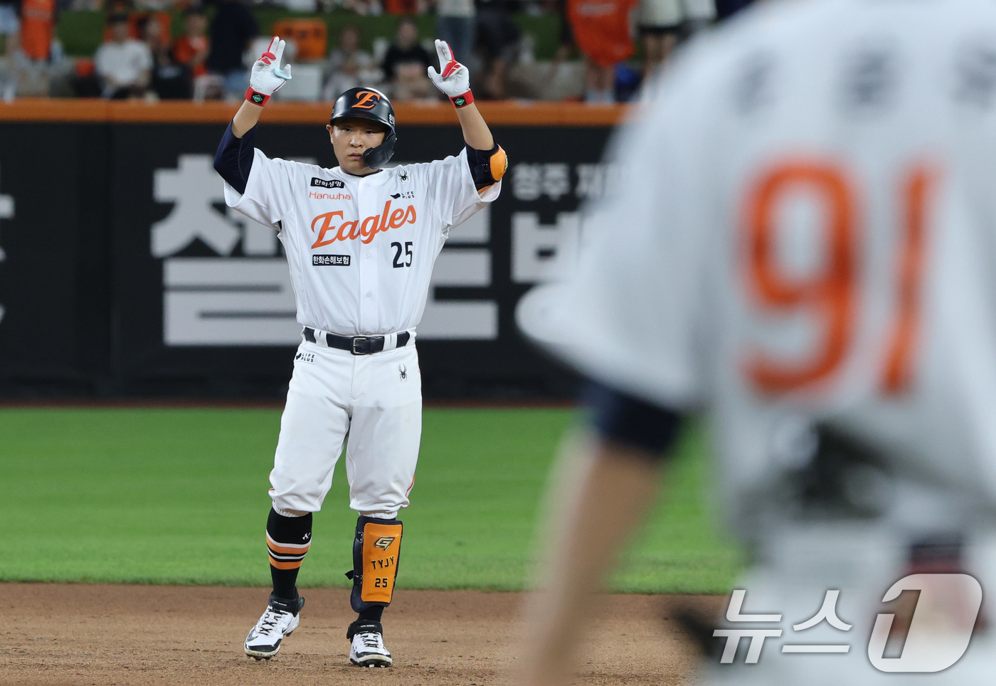 (대전=뉴스1) 김기태 기자 = 2일 대전 한화생명 볼파크에서 열린 프로야구 '2025 신한 SOL뱅크 KBO 리그' 기아 타이거즈와 한화 이글스 경기에서 6회말 무사 만루 상황 …