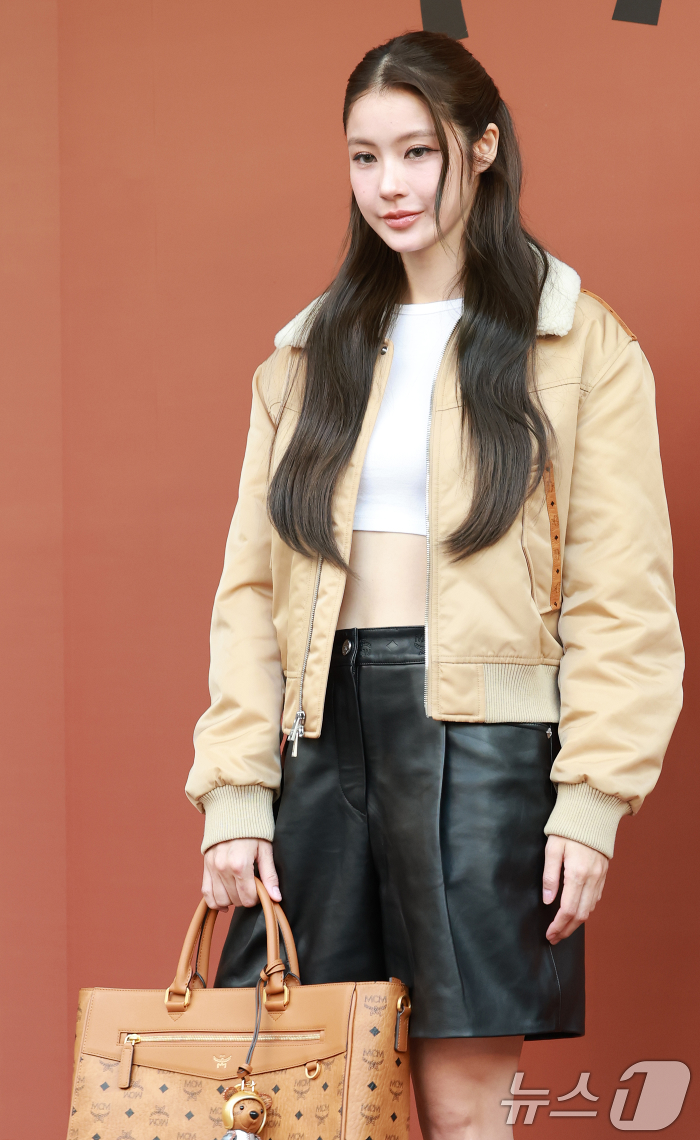 (서울=뉴스1) 권현진 기자 = 태국 배우 남딴 팁나리 위라왓노돔이 2일 오후 서울 강남구 청담동 MCM HAUS에서 진행된 'BE@RBRICK in MCM Wonderland’ …