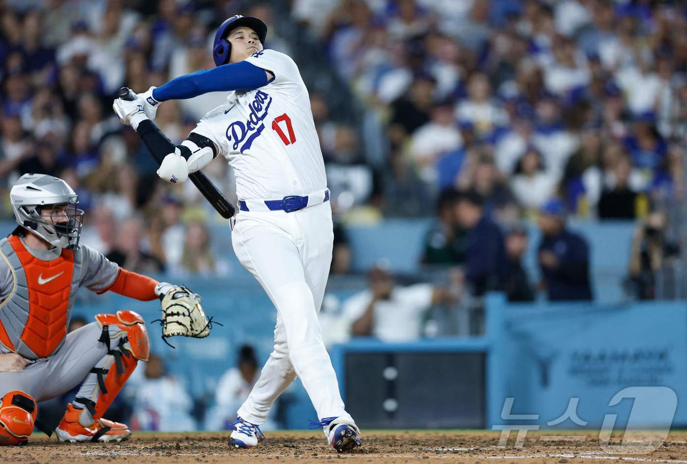 본문 이미지 - 타격하는 다저스 오타니.ⓒ AFP=뉴스1