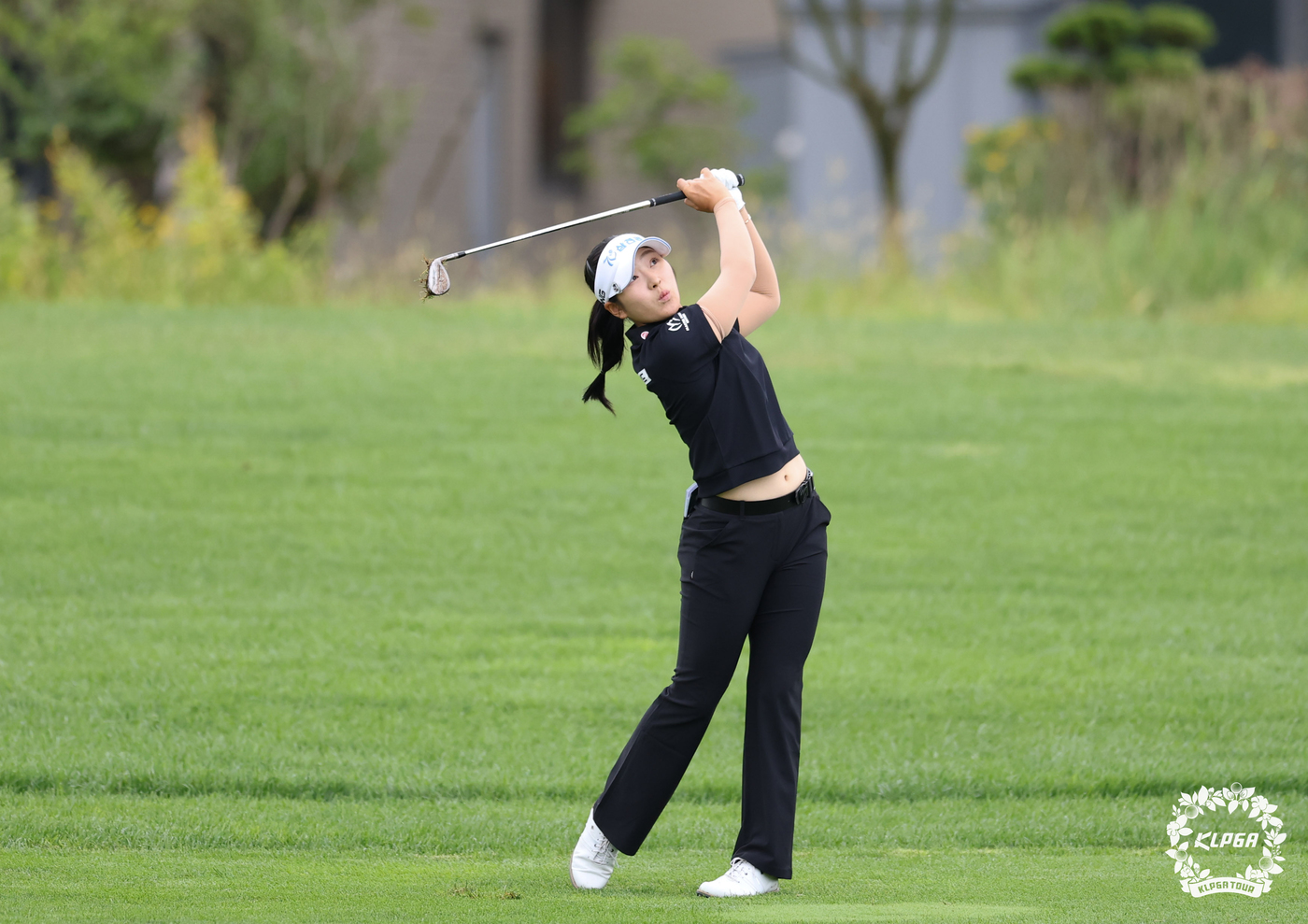 (서울=뉴스1) 김진환 기자 = 유현조가 20일 인천 청라 베어즈베스트 청라에서 열린 '하나금융그룹 챔피언십(총상금 15억 원, 우승상금 2억7천만 원) 3라운드 경기에서 아이언샷 …