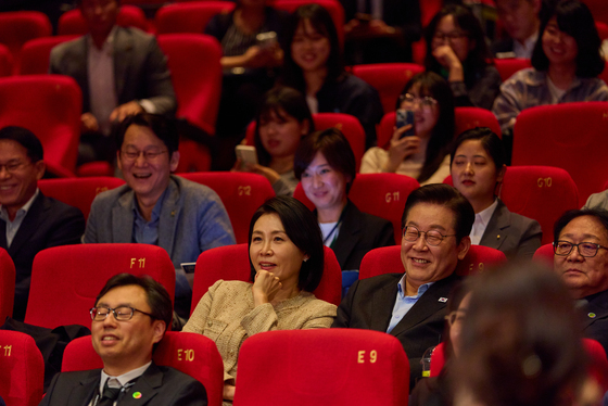 李대통령 "영화보러 왔습니다"…김혜경 여사와 '왕사남' 관람(종합)