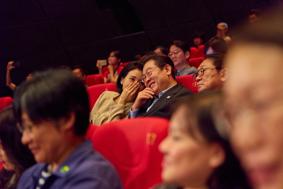 '제주 4·3' 영화 본 李대통령 "국가 폭력은 학살, 자손 만대 책임"