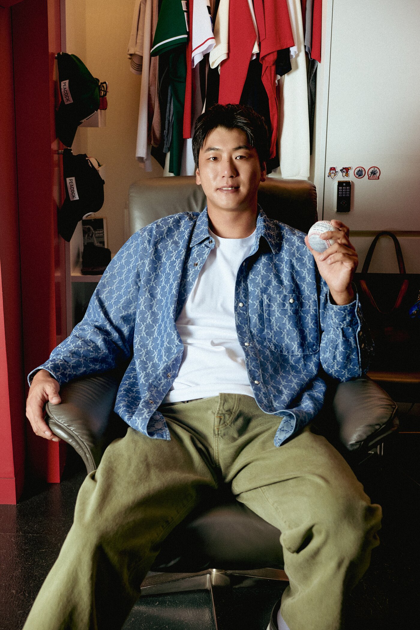 본문 이미지 - SSG 랜더스가 무신사와 협업해 김광현의 통산 2000탈삼진 달성 기념 상품을 출시한다. &#40;SSG 랜더스 제공&#41;