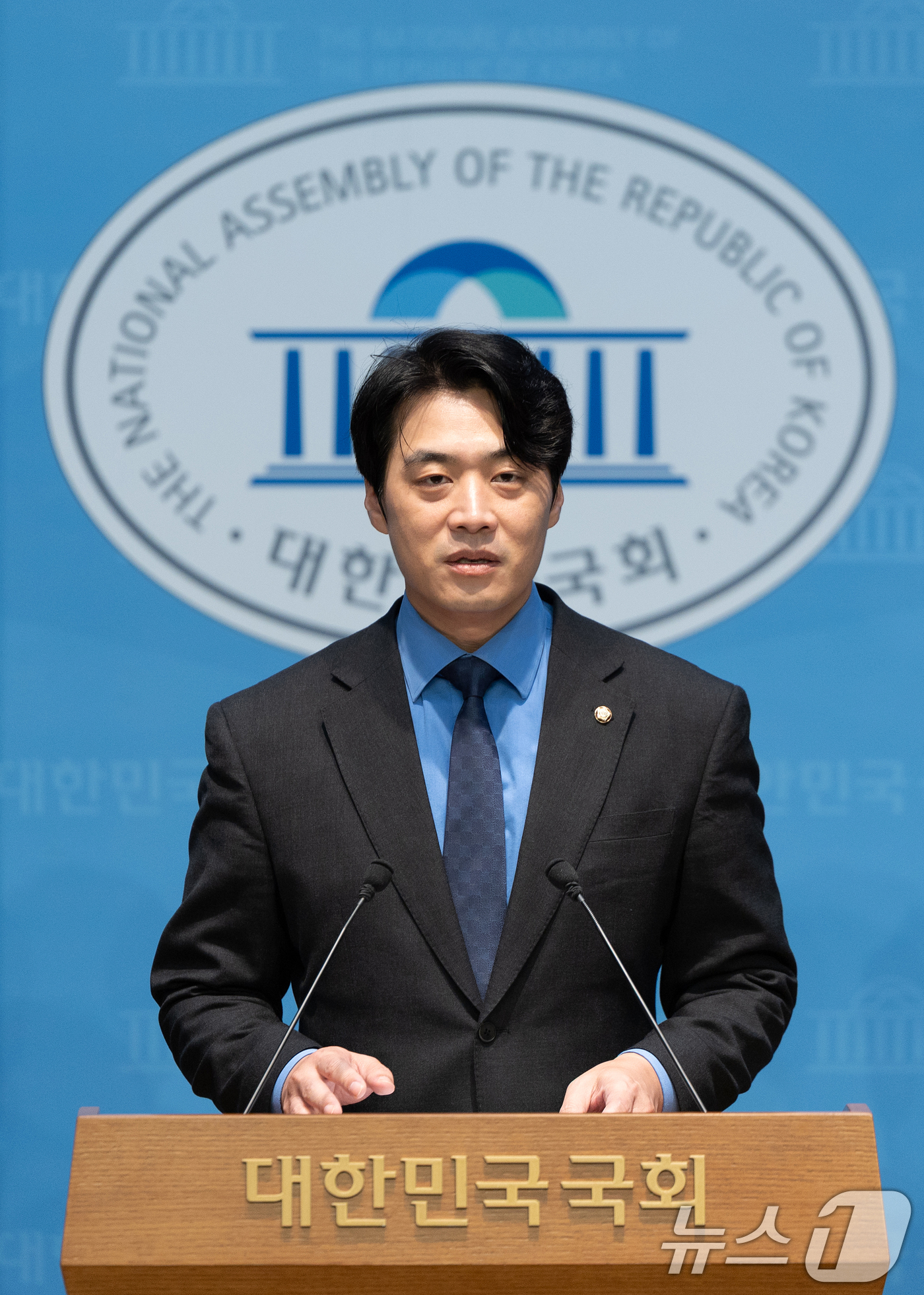 (서울=뉴스1) 이승배 기자 = 한준호 더불어민주당 정치검찰 조작기소대응 TF 단장이 21일 서울 여의도 국회에서 현안 관련 기자회견을 하고 있다. 2025.9.21/뉴스1