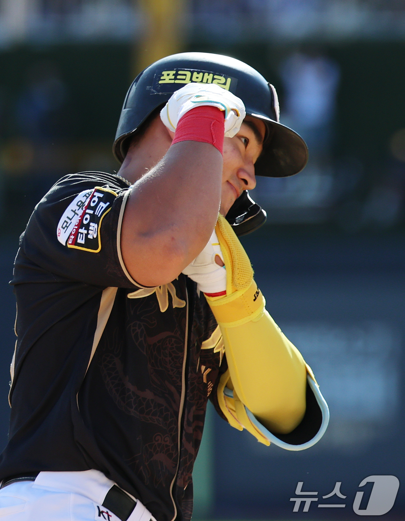 (수원=뉴스1) 오대일 기자 = 21일 오후 경기 수원시 장안구 KT위즈파크에서 열린 '2025 신한 SOL 뱅크 KBO리그' 삼성 라이온즈와 KT 위즈의 경기, 2-0으로 앞선 …