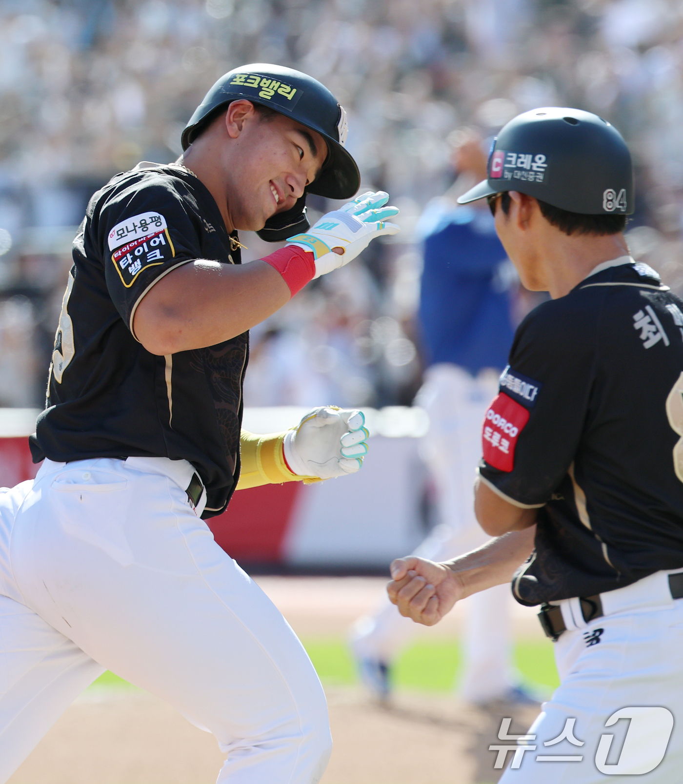 (수원=뉴스1) 오대일 기자 = 21일 오후 경기 수원시 장안구 KT위즈파크에서 열린 '2025 신한 SOL 뱅크 KBO리그' 삼성 라이온즈와 KT 위즈의 경기, 2-0으로 앞선 …