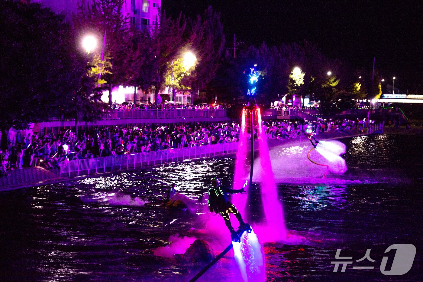 본문 이미지 - 거창한마당대축제 수상멀티미디어쇼(거창군 제공. 재판매 및 DB금지).