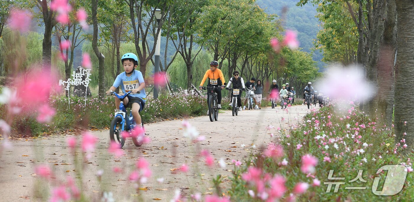 본문 이미지 - 거창한마당대축제 자전거 투어(거창군 제공. 재판매 및 DB금지).