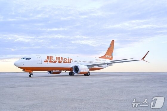 본문 이미지 - 제주항공이 보잉으로부터 구매 도입한 B737-8 6호기가 지난 7월제주항공에 인도된 모습.&#40;제주항공 제공&#41;. 2025.07.19.