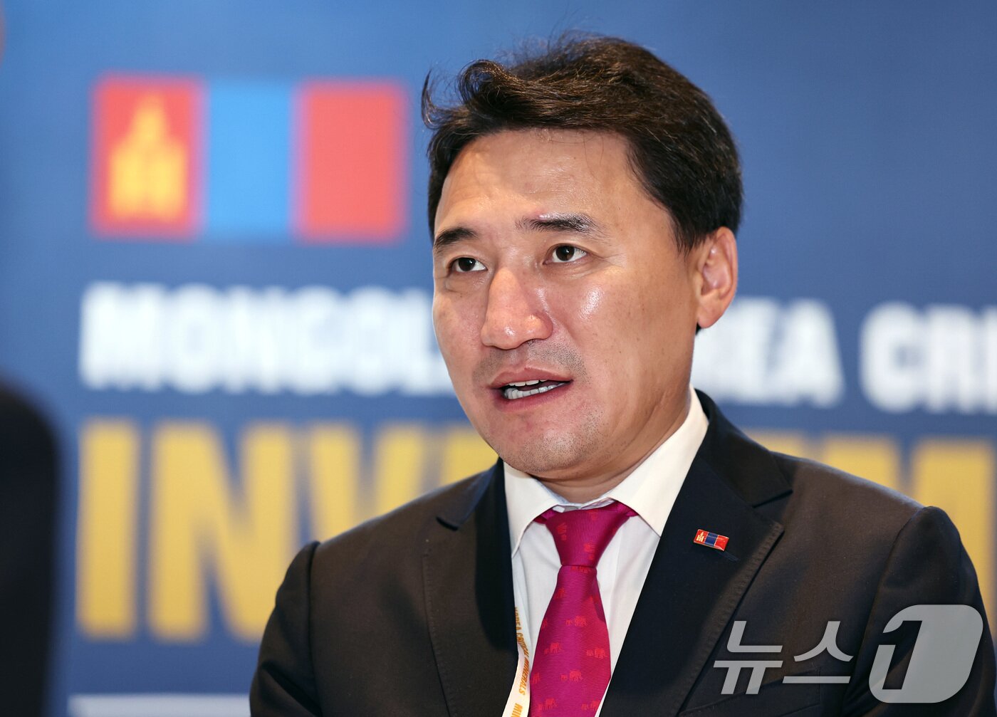 본문 이미지 - 건거르 담딩냠 몽골 산업광물자원부 장관이 22일 오전 서울 용산구 그랜드하얏트호텔에서 열린 &#39;한·몽골 핵심광물·광업투자 포럼&#39;에 앞서 뉴스1과 인터뷰하고 있다. 2025.9.22/뉴스1 ⓒ News1 구윤성 기자