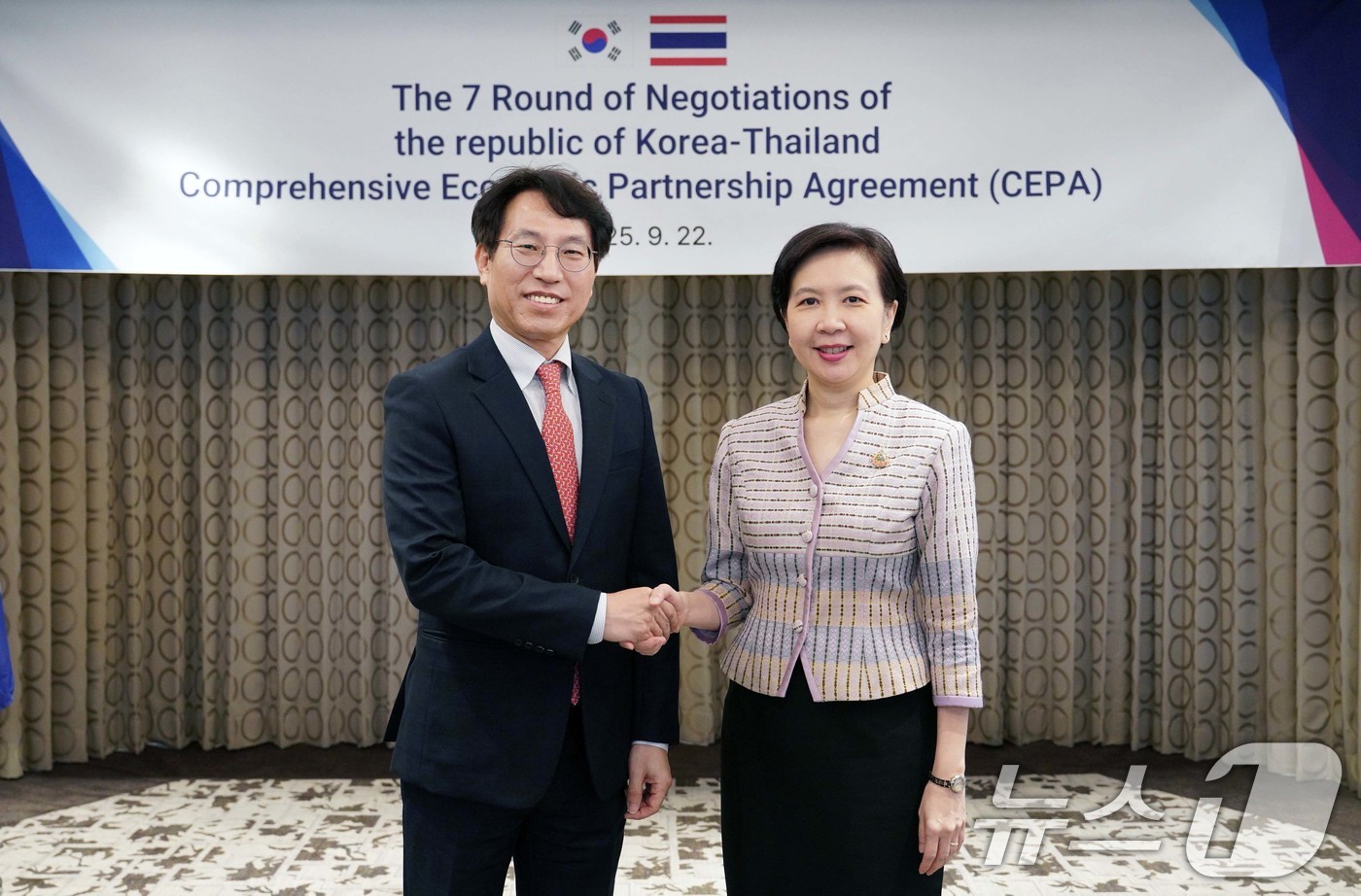 (서울=뉴스1) = 노건기 산업통상자원부 통상교섭실장이 22일 서울 중구 소공동 롯데호텔에서 열린 '한-태국 포괄적 경제동반자협정 제7차 공식협상'에 참석해 초티마 이음사와스디쿨 …