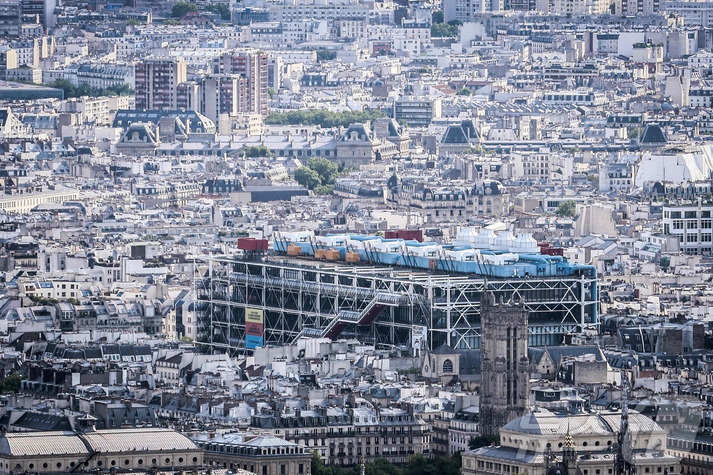 (파리 AFP=뉴스1) 윤다정 기자 = 7월 14일(현지시간) 파리 몽파르나스 타워 옥상에서 내려다 본 퐁피두 센터 전경. 2025.07.14.ⓒ AFP=뉴스1
