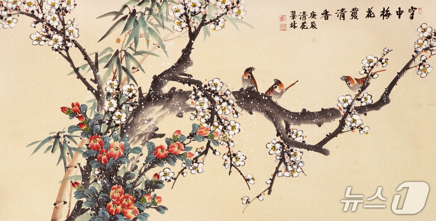 본문 이미지 - 취림 김병석 화백. 설중매, 동백, 참새, 대나무   -  雪中梅花發淸香   눈 속에 피어난 매화와 함께 대나무와 동백, 새들의 모습이 정적 속 생기를 더한다. &#40;한국다향예술협회 제공. 재판매 및 DB금지&#41;