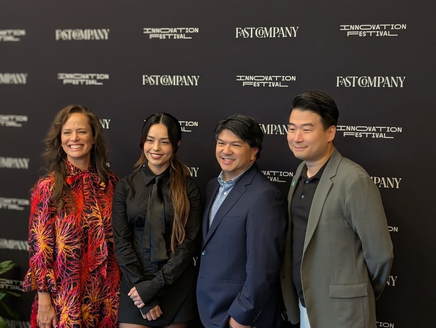 본문 이미지 - 16일&#40;현지시간&#41; 미국 뉴욕에서 &#39;2025 이노베이션 페스티벌&#39;이 열렸다. &#40;왼쪽부터&#41;할리 스탠포드&#40;Halle Stanford&#41; 7 크로우 스토리즈 대표 겸 총괄 프로듀서, 유명 스트리머 발키리&#40;Valkyrae&#41;, TV 작가 레이 우타르나칫&#40;Ray Utarnachitt&#41;, 김용수 네이버웹툰 최고전략책임자&#40;CSO&#41; 겸 글로벌 웹툰 총괄 부사장 &#40;네이버웹툰 제공&#41;