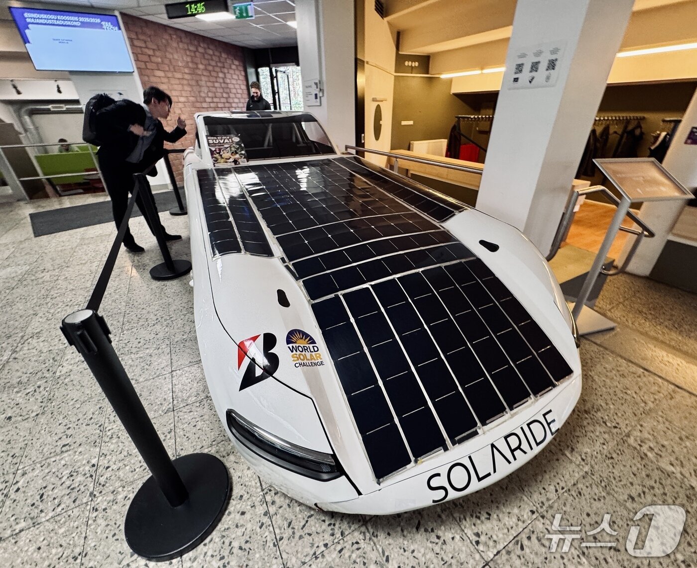 본문 이미지 - 민관학 연계 청년 연구단체 &#39;솔라라이드&#39;&#40;Solaride&#41;가 만든 태양광 기반 관리 도구 탑재 태양광 발전 차량 ⓒ 뉴스1 황덕현 기자