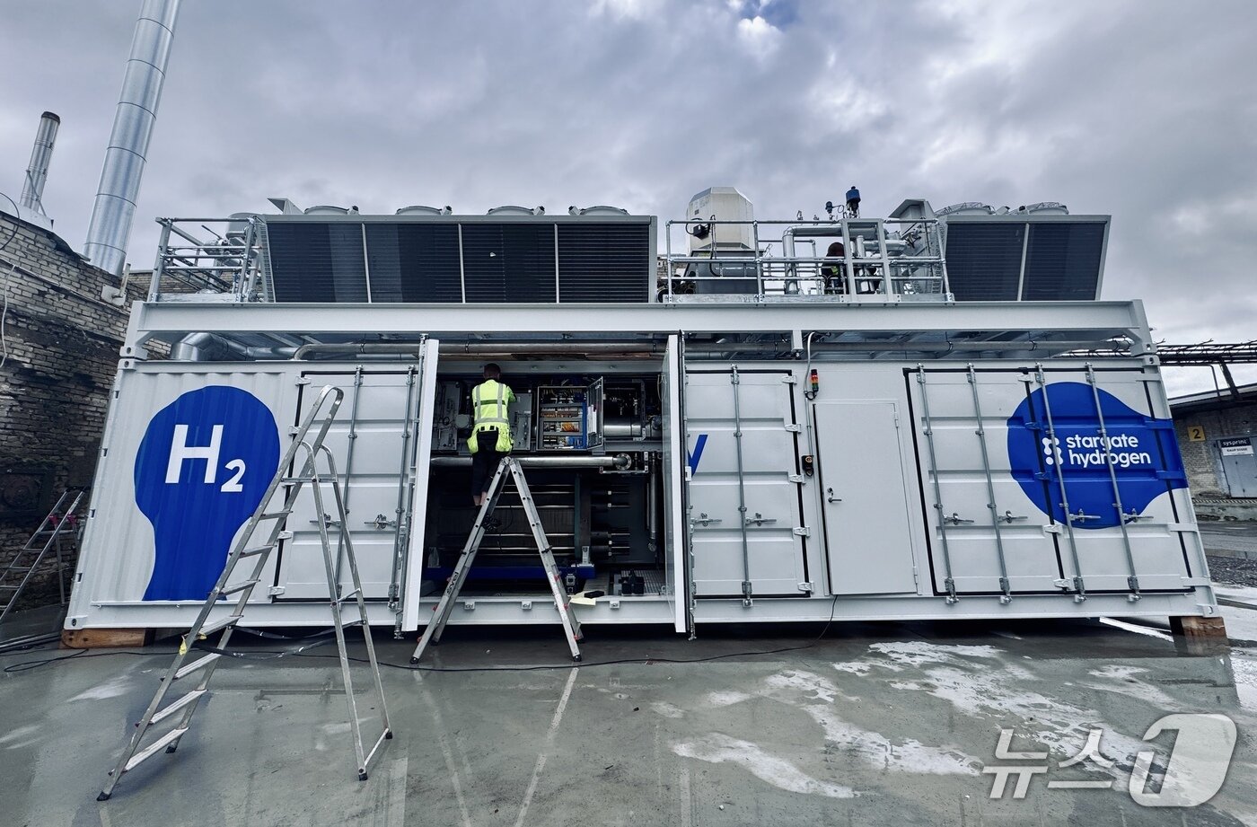 본문 이미지 - 에스토니아 스타게이트 하이드로젠의 알칼라인 수전해 장비 모습 ⓒ 뉴스1 황덕현 기자