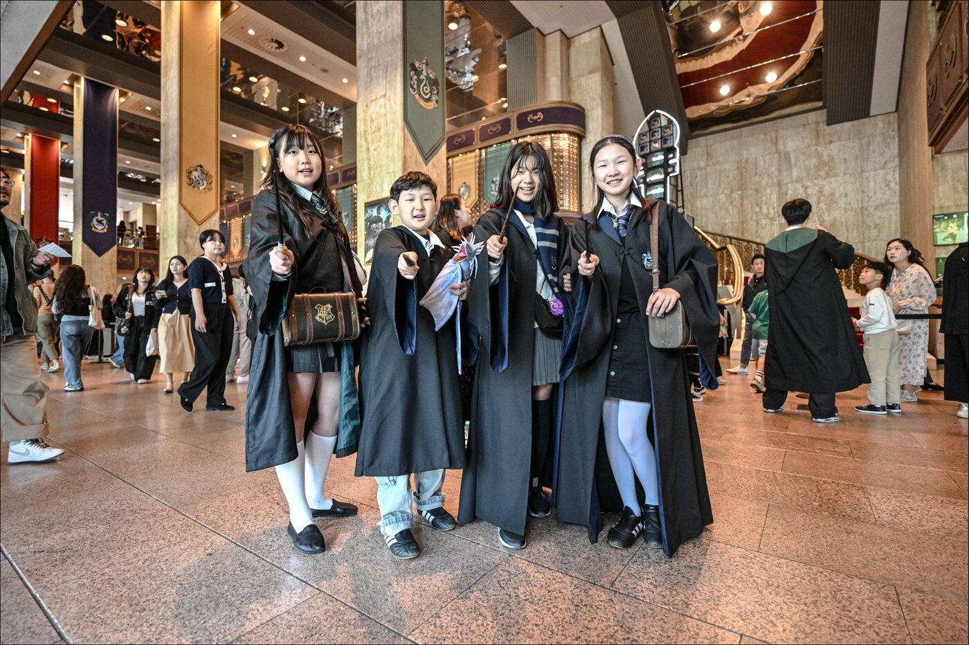 본문 이미지 - 2025년 해리 포터와 혼혈 왕자™ 인 콘서트 포토 및 체험존&#40;세종문화회관 제공&#41;