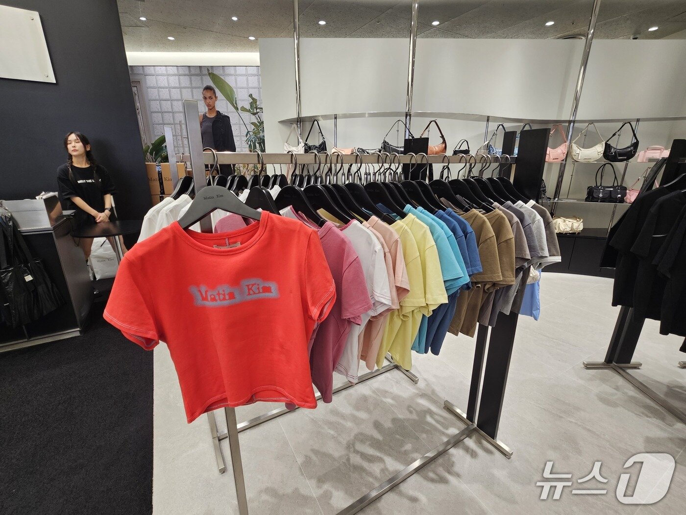 본문 이미지 - 마뗑킴 시부야점 내부 모습.ⓒ 뉴스1/김진희 기자.