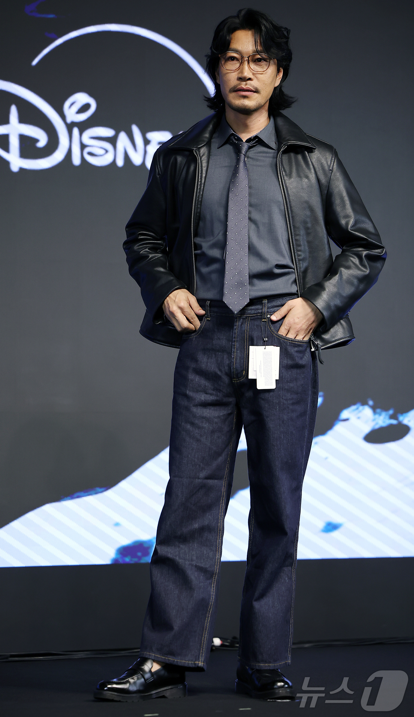 (서울=뉴스1) 김진환 기자 = 배우 최귀화가 23일 서울 강남구 논현동 엘리에나 호텔 그랜드볼룸에서 열린 디즈니+의 오리지널 시리즈 ‘탁류’ 제작발표회에 참석해 포즈를 취하고 있 …