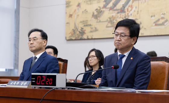 막 오르는 교육위 국감…수시 먹통·문항 거래·서논술형 도마