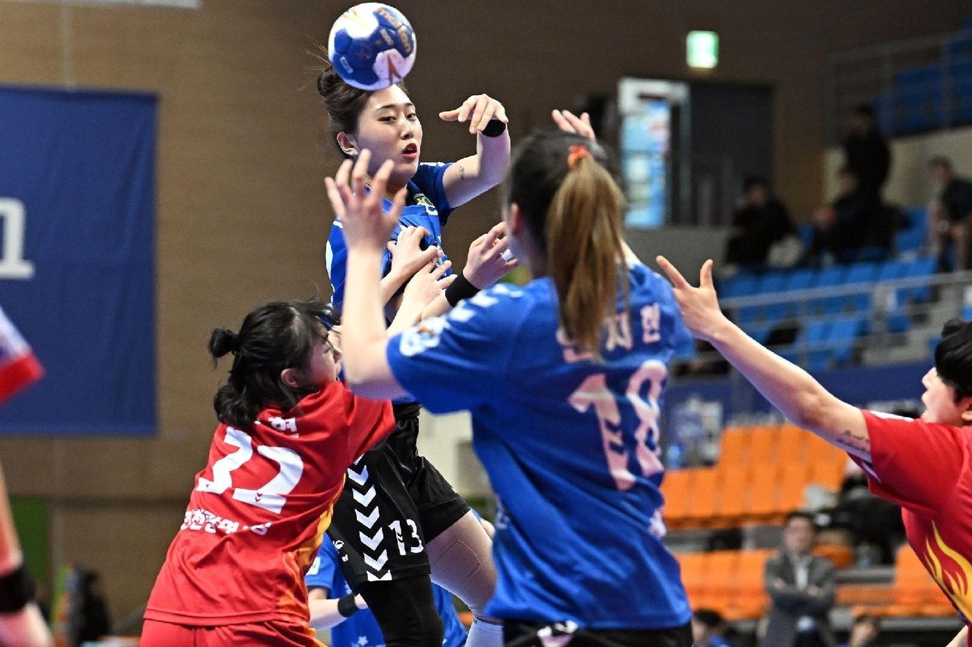 본문 이미지 - 핸드볼  H리그 경기 모습&#40;H리그 제공&#41;