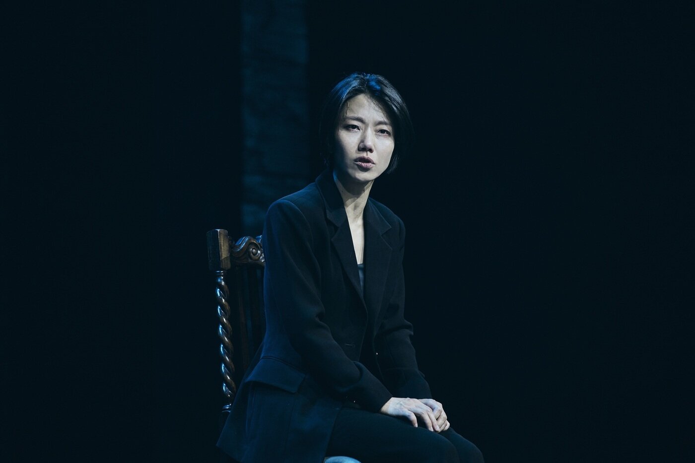 본문 이미지 - 연극 &#39;프리마 파시&#39;에서 김신록 공연 모습&#40;쇼노트 제공&#41;