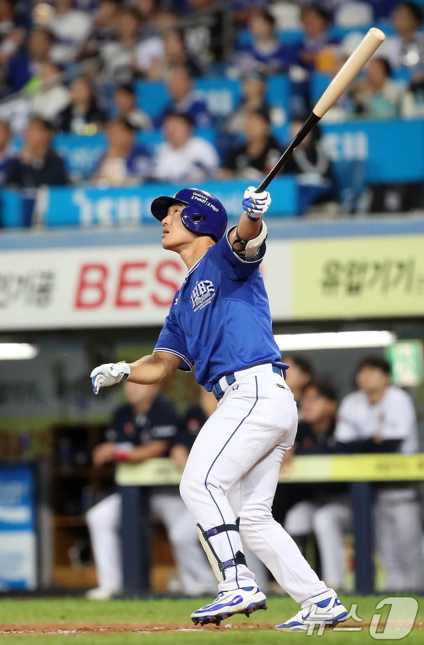 (대구=뉴스1) 공정식 기자 = 23일 오후 대구 수성구 삼성라이온즈파크에서 열린 프로야구 '2025 신한 SOL뱅크 KBO 리그' 두산 베어스와 삼성 라이온즈 경기, 6회말 삼성 …
