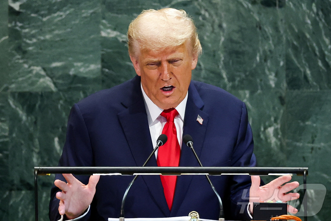 (뉴욕 로이터=뉴스1) 강민경 기자 = 도널드 트럼프 미국 대통령이 23일(현지시간) 뉴욕 유엔본부에서 열린 제80차 유엔총회에서 연설하고 있다. 2025.9.23ⓒ 로이터=뉴스1 …