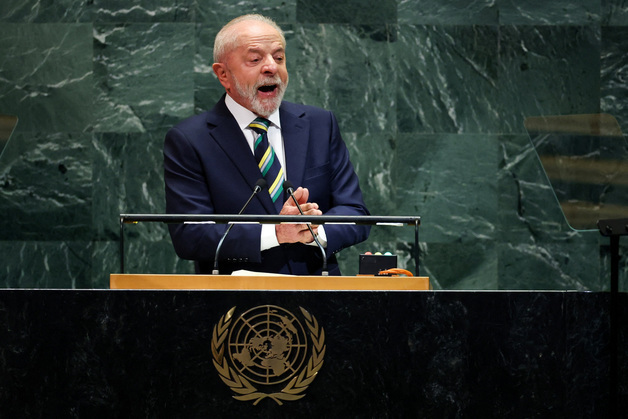 "브라질 룰라 대통령, '아들' 보우소나루 상대 대선 승리 전망"